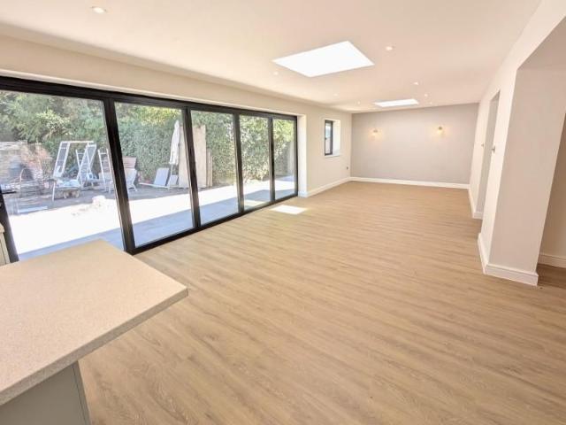 House for rent in West End, Heol-las