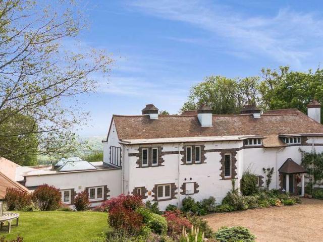 Farm for sale in Oxted, Hillview