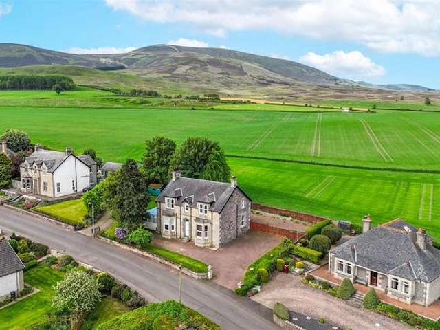 Farm for sale in Thankerton, Scotland