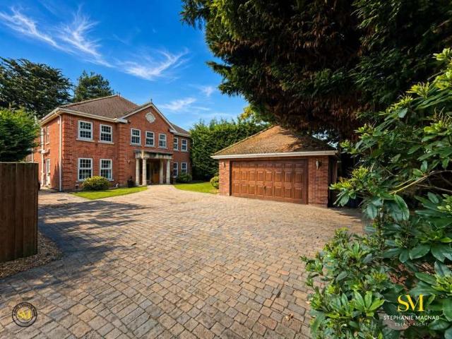 Farm for sale in Freshfield, Sefton