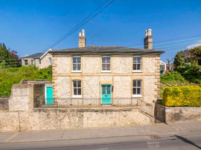 Farm for sale in Sudbury, Chelmondiston