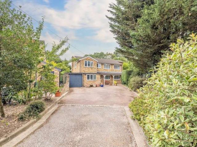Farm for sale in Gerrards Cross, Tatling End