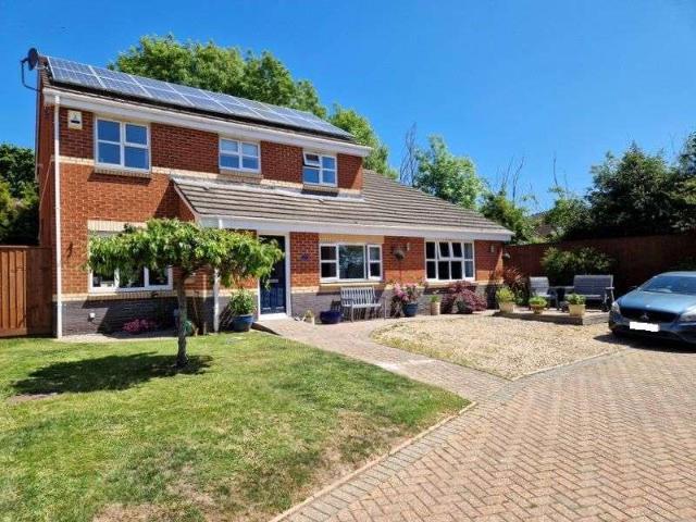 Farm for sale in Hulham, Budlake