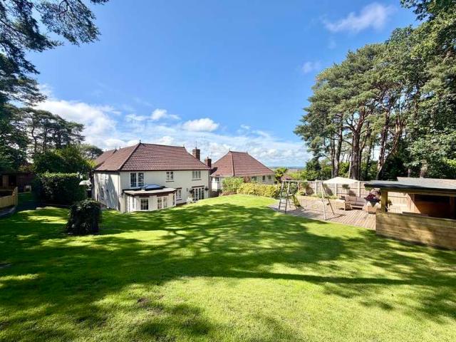 Farm for sale in Corfe Mullen