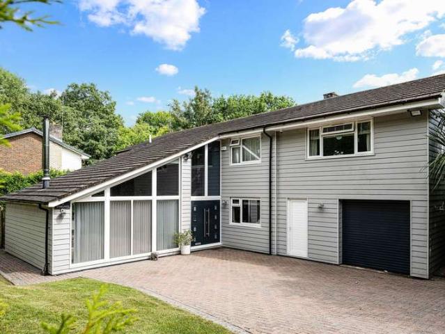 Farm for sale in Oxted, Hillview