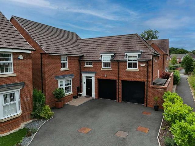 Farm for sale in Dickens Heath, Solihull