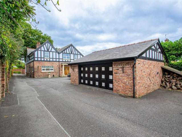 Farm for sale in Thelwall, Warrington