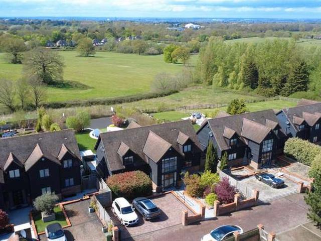 Farm for sale in Elstree and Borehamwood, Elstree