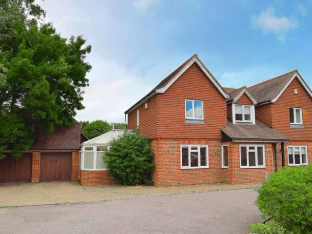 Farm for sale in Chipstead, The Butts
