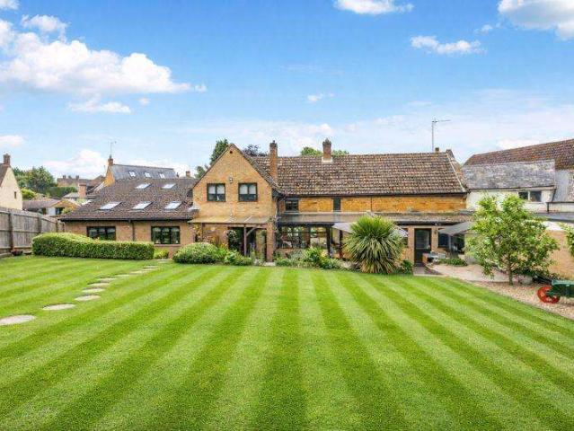 Cottage for sale in Bugbrooke