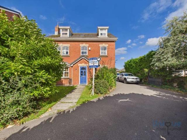 Farm for sale in Holmes, Cabus