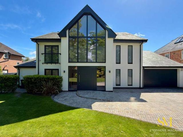 Farm for sale in Freshfield, Sefton