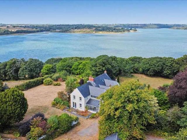 Farm for sale in Landshipping, Wales