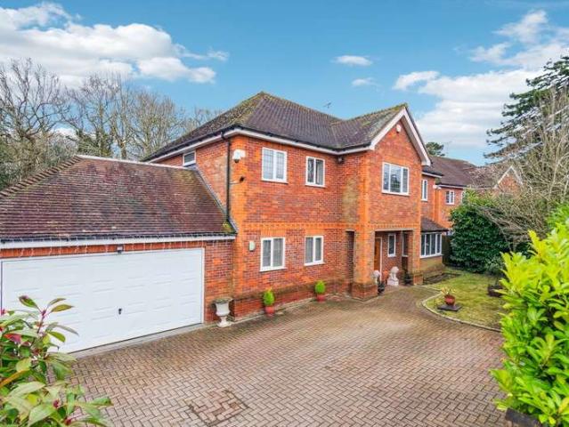 Farm for sale in Farnham Common, Buckinghamshire