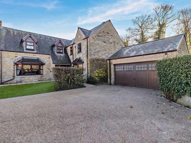 Farm for sale in Thrybergh, South Yorkshire