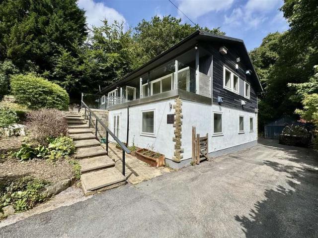 Farm for sale in Waterloo, Almondbury