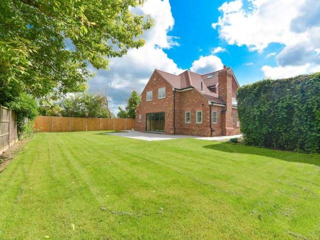 Farm for sale in Row Town, Surrey