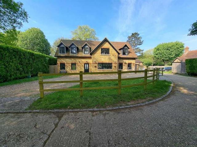 Farm for sale in Cow Roast, Pouchen End