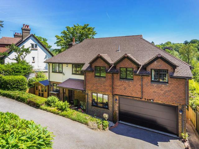 Farm for sale in Oxted, Hillview
