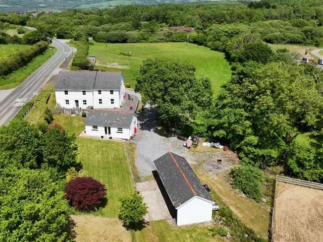 Farm for sale in Cynheidre, Wales