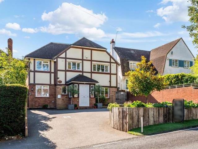 Farm for sale in Tattenham Corner, Red Hill