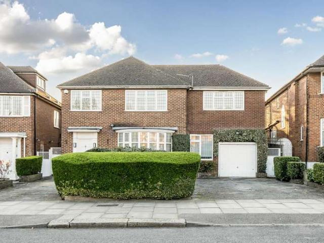 Farm for sale in Woodside Park, Greater London