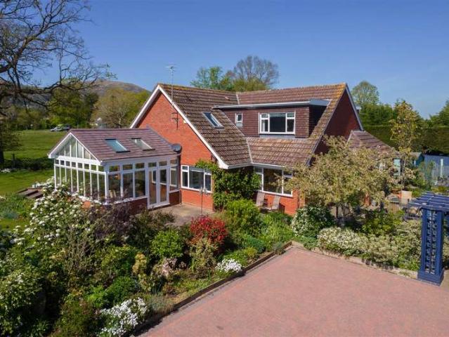 Farm for sale in Barnard's Green, Forthampton