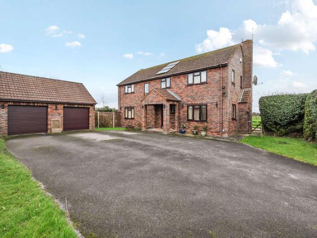 Farm for sale in Berrow