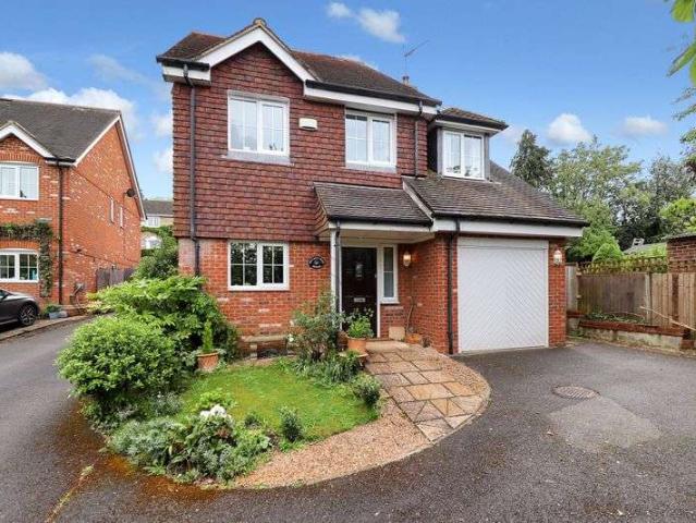 Farm for sale in Heol-las, Surrey