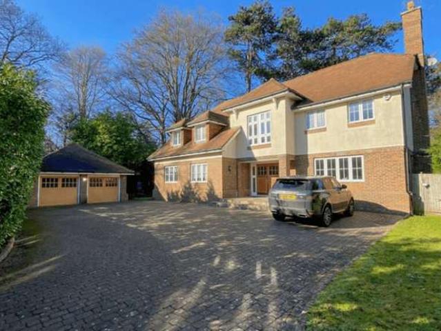 Farm for rent in Kingswood Warren, Red Hill