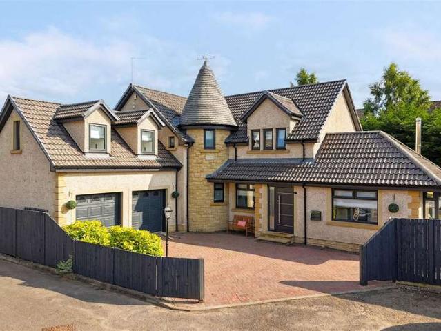 Farm for sale in Bathgate, Scotland