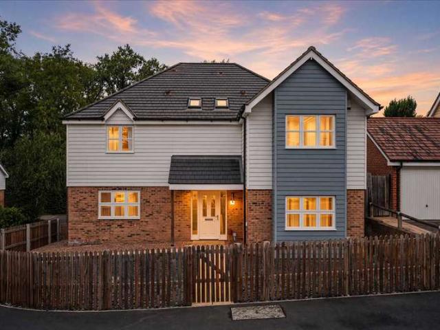 Farm for sale in Redhouse Park, Milton Keynes
