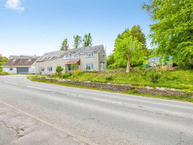 Farm for sale in Penllyn, Ystradowen