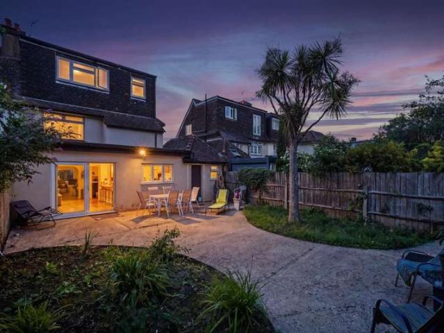 Farm for sale in Golders Green, Greater London