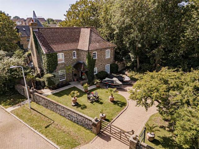 Farm for sale in Acol, Kent