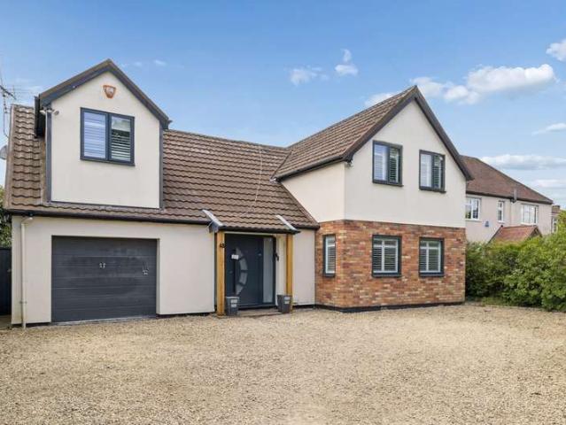 Farm for sale in Chalfont St. Peter, Denham