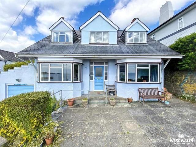 Farm for sale in Saundersfoot, Wales
