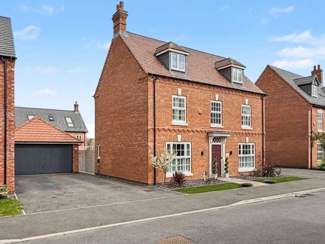 Farm for sale in Houlton, New Bilton
