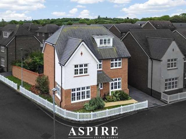 Farm for sale in Lee Chapel, Essex