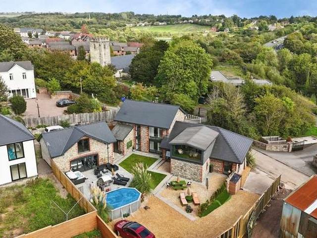 Farm for sale in St Edeyrn's Village, Cardiff