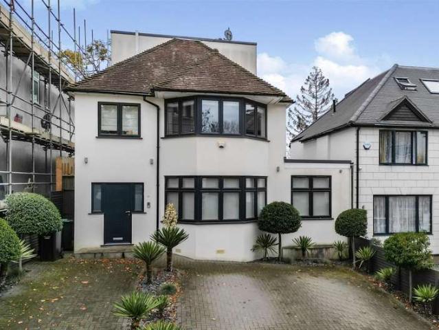 Farm for sale in Church End, Cat Hill