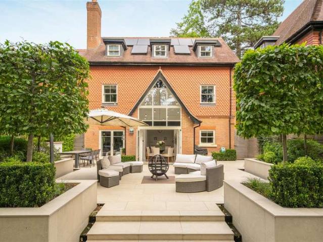 Farm for sale in Sunninghill and Ascot, South Ascot