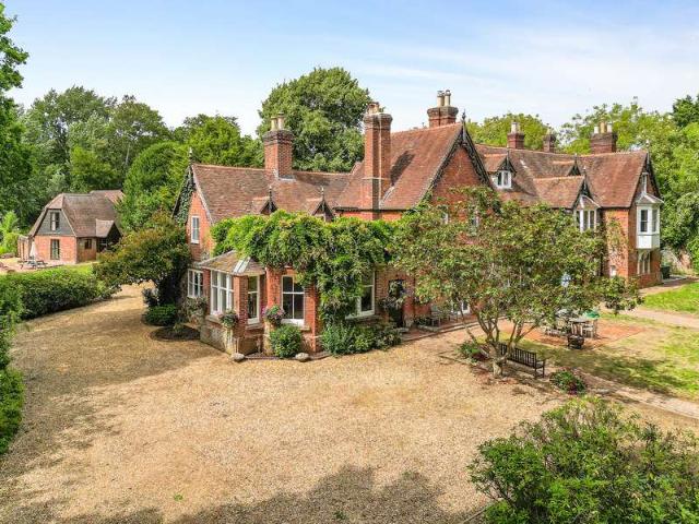 Farm for sale in Hedge End, Helford