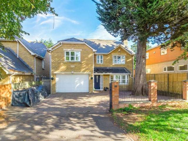 Farm for sale in Finedon, North Northamptonshire