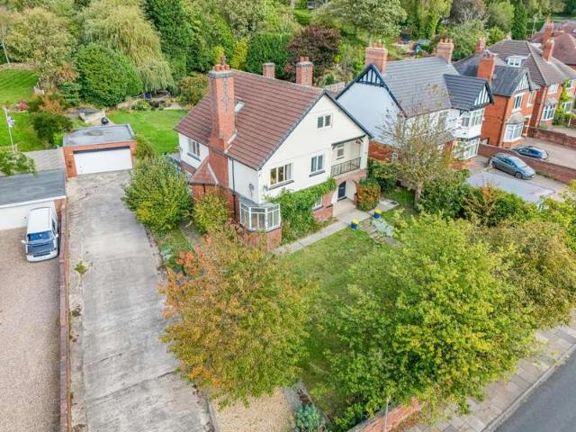 Farm for sale in Glasshoughton, Castleford
