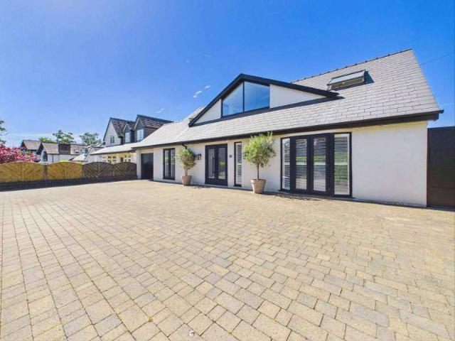Farm for sale in Falcon Lodge, Wales