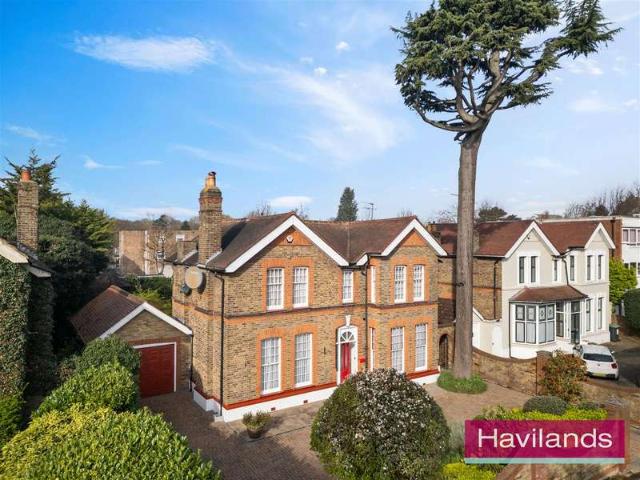 Farm for sale in Bush Hill Park, Greater London