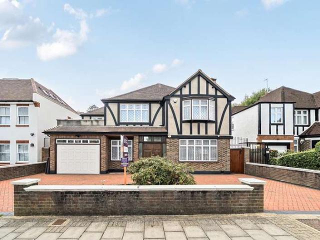 Farm for sale in Little Stanmore, Greater London