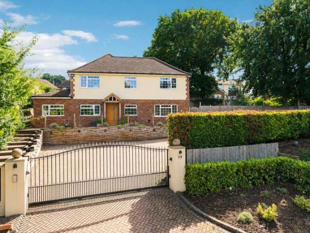 Farm for sale in Chalfont Common, Chalfont St. Peter