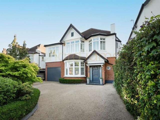 Farm for sale in The Hale, Mill Hill
